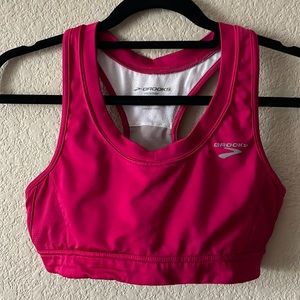 Brooks sports bra in magenta size small.